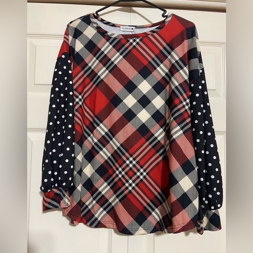 Nuggles top